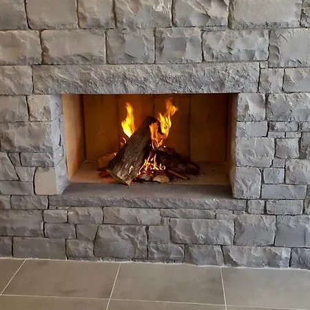 Nyaraló Amon Antwinne Ovifat *
